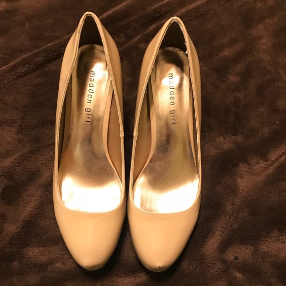 Cream Heels - Picture 2 of 6